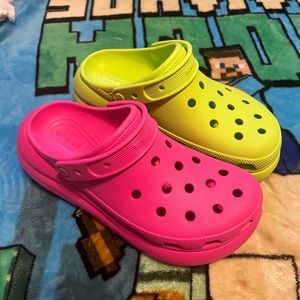 WATERMELON MISMATCHED CRUSH CROCS M8/W10